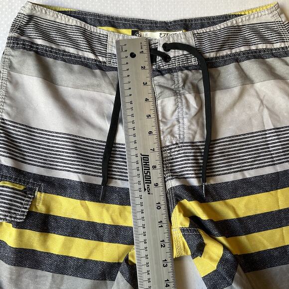 Ezekiel Men Swimming Trunks 32 Gray Striped Bermuda Board Shorts Logo 8" Inseam - Picture 7 of 9